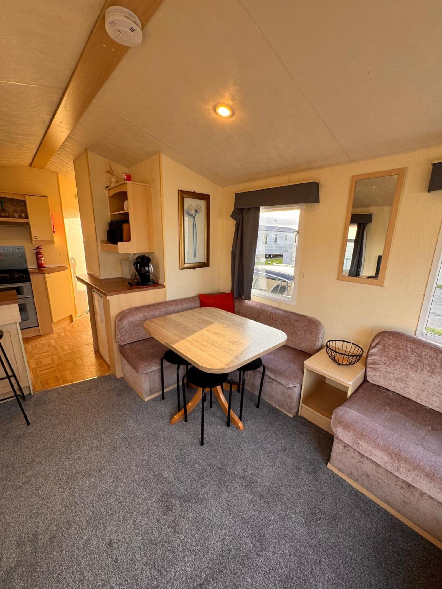 3 Bedroom 8 Berth Cosy Static Family Caravan Chalet Rhyl